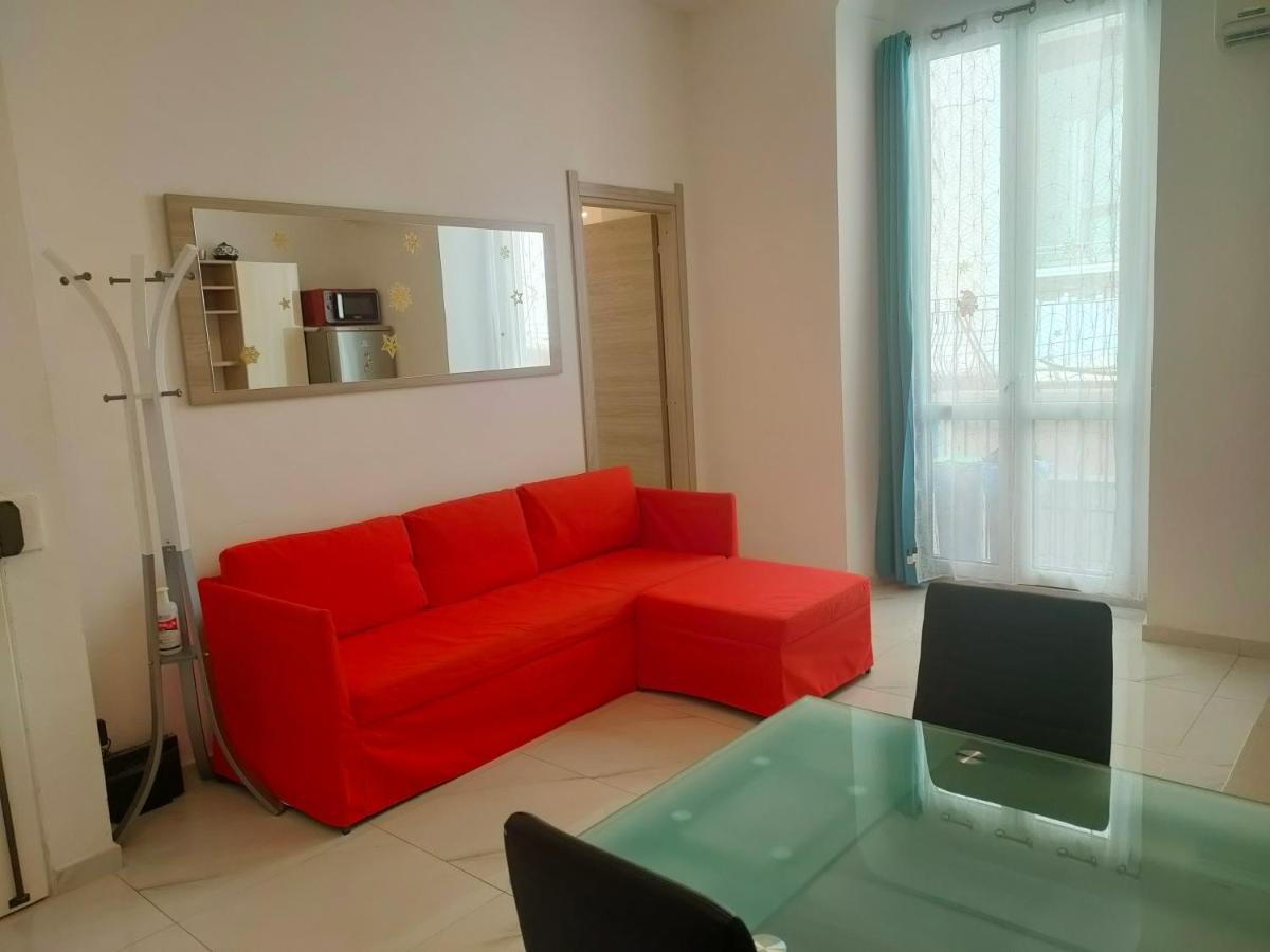 Appartamento Di Fronte Al Porto Turistico Каляри Екстериор снимка