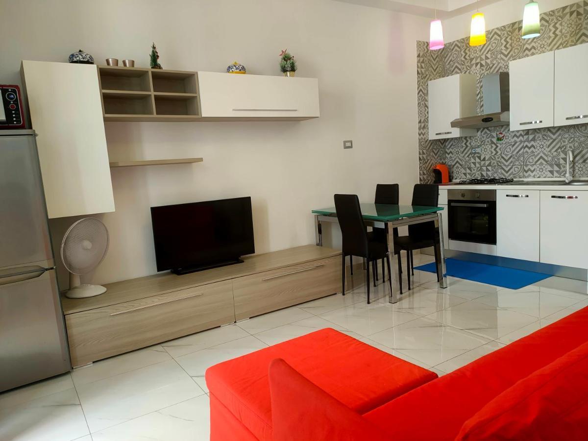 Appartamento Di Fronte Al Porto Turistico Каляри Екстериор снимка