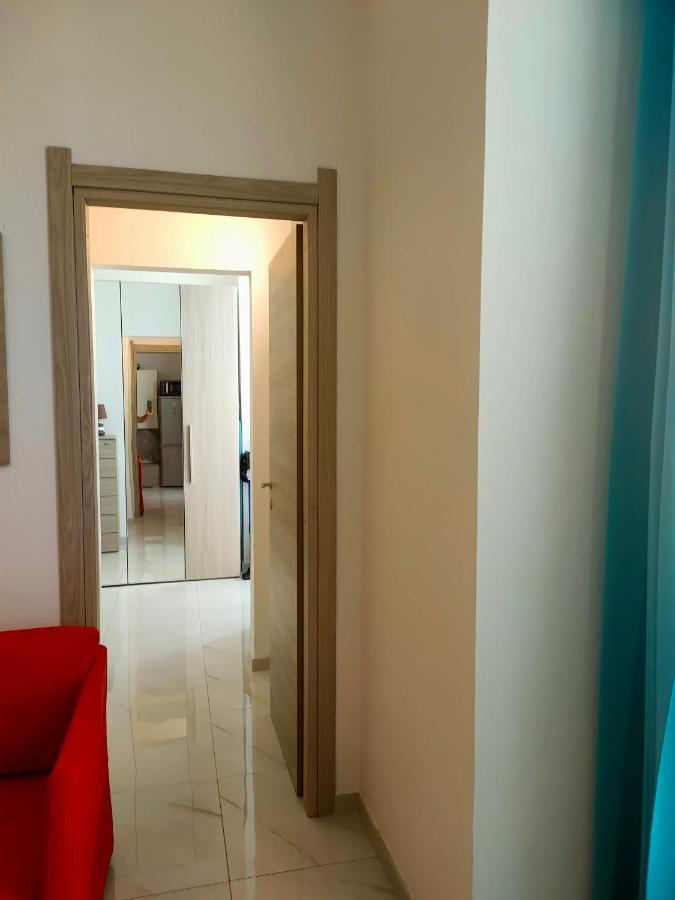 Appartamento Di Fronte Al Porto Turistico Каляри Екстериор снимка