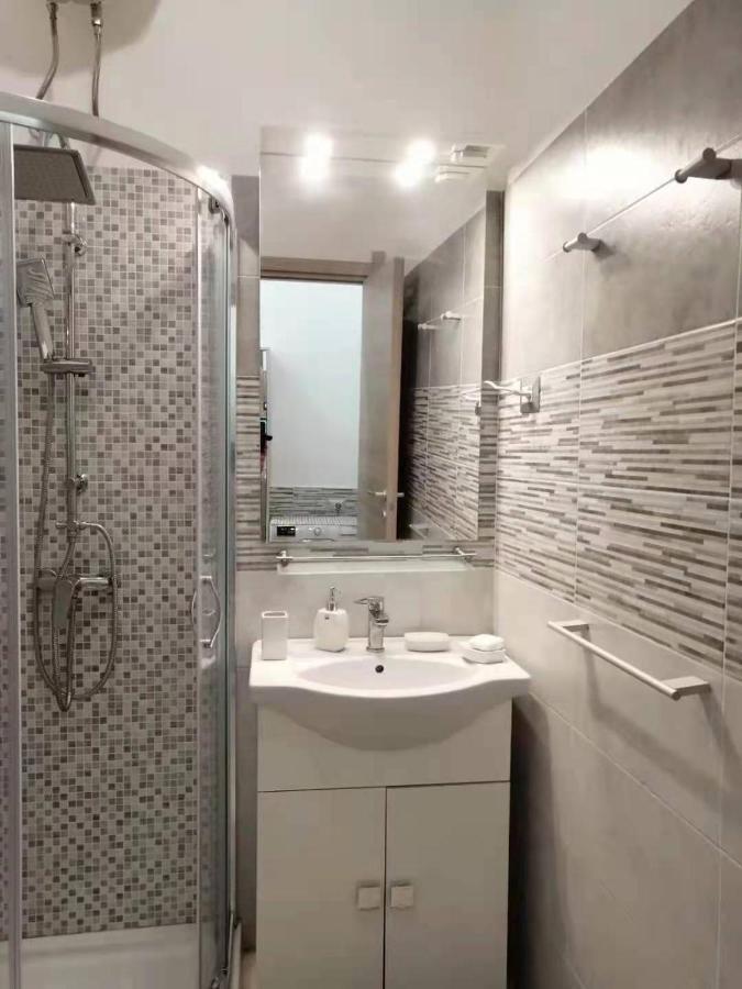 Appartamento Di Fronte Al Porto Turistico Каляри Екстериор снимка