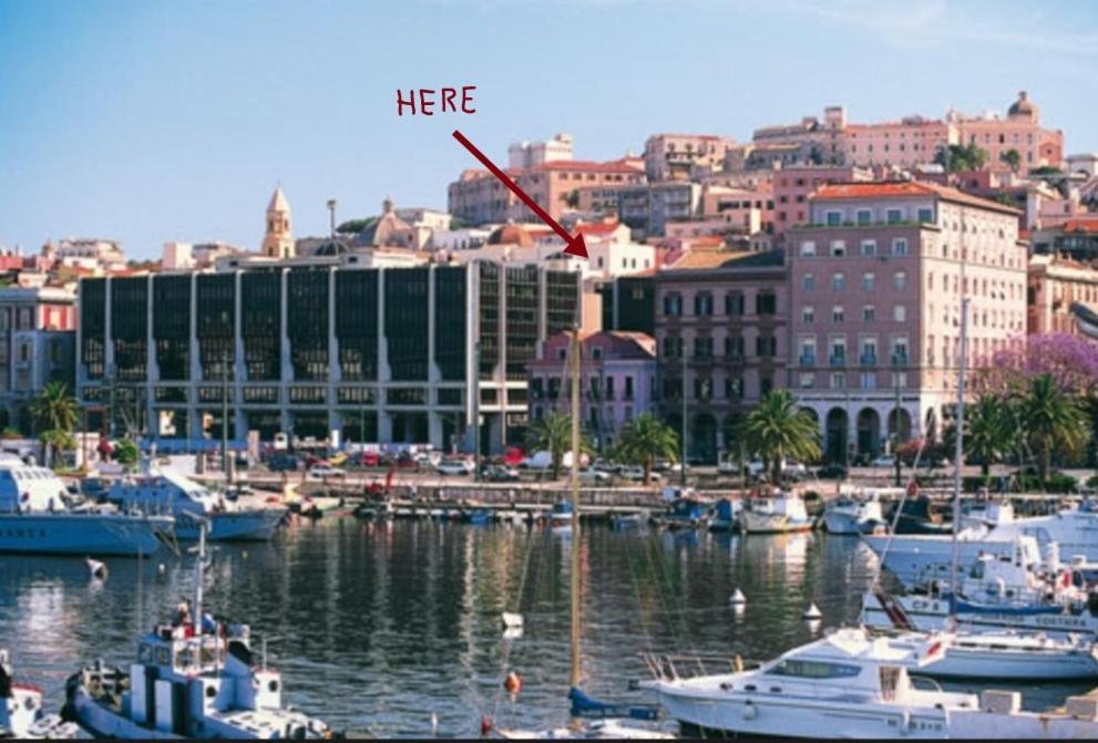 Appartamento Di Fronte Al Porto Turistico Каляри Екстериор снимка