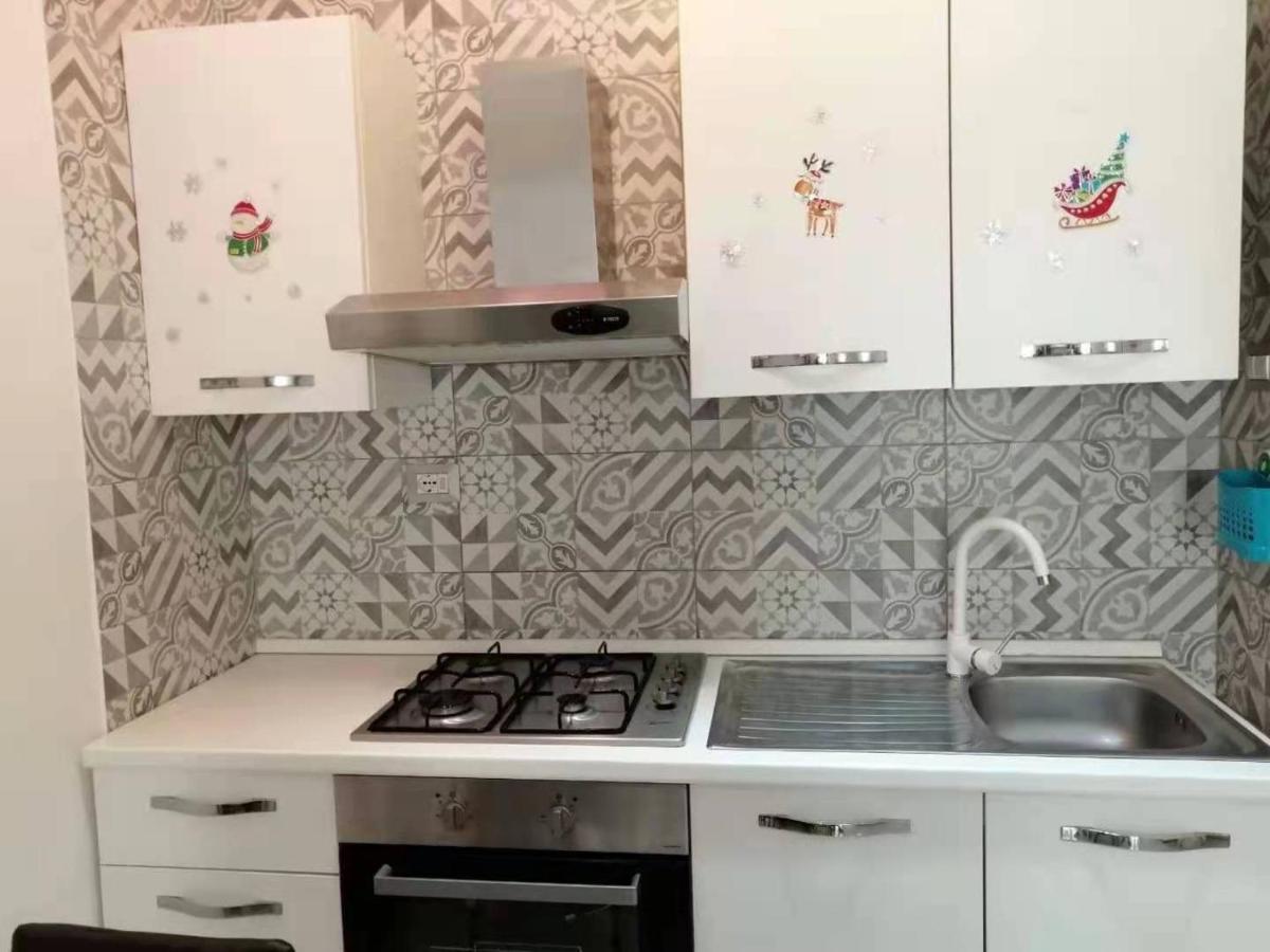 Appartamento Di Fronte Al Porto Turistico Каляри Екстериор снимка